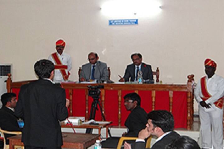 moot-court